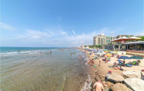 1 Bedroom Stunning Apartment In Follonica